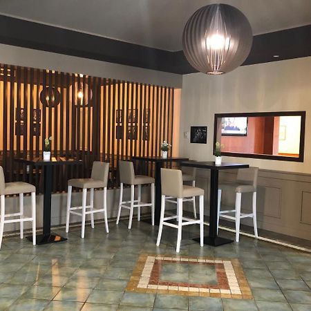 Hotel Palacavicchi Ciampino Bagian luar foto