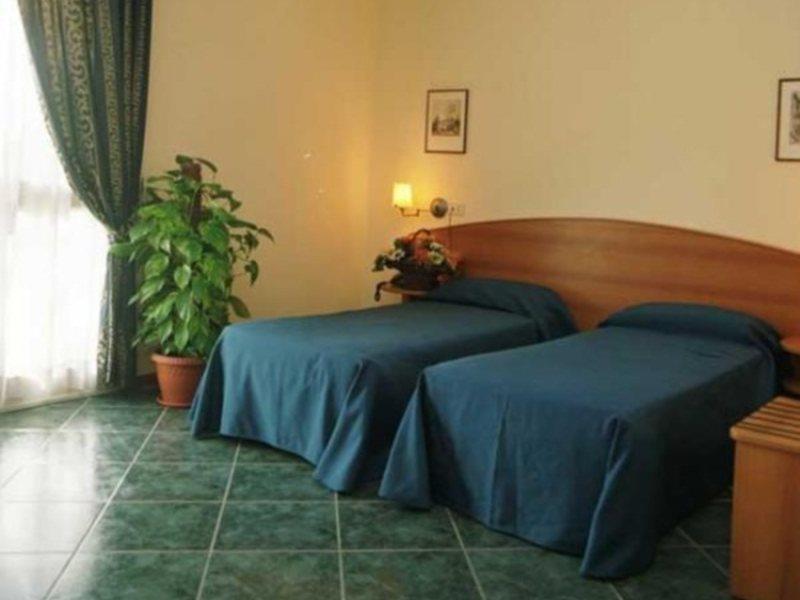 Hotel Palacavicchi Ciampino Bagian luar foto