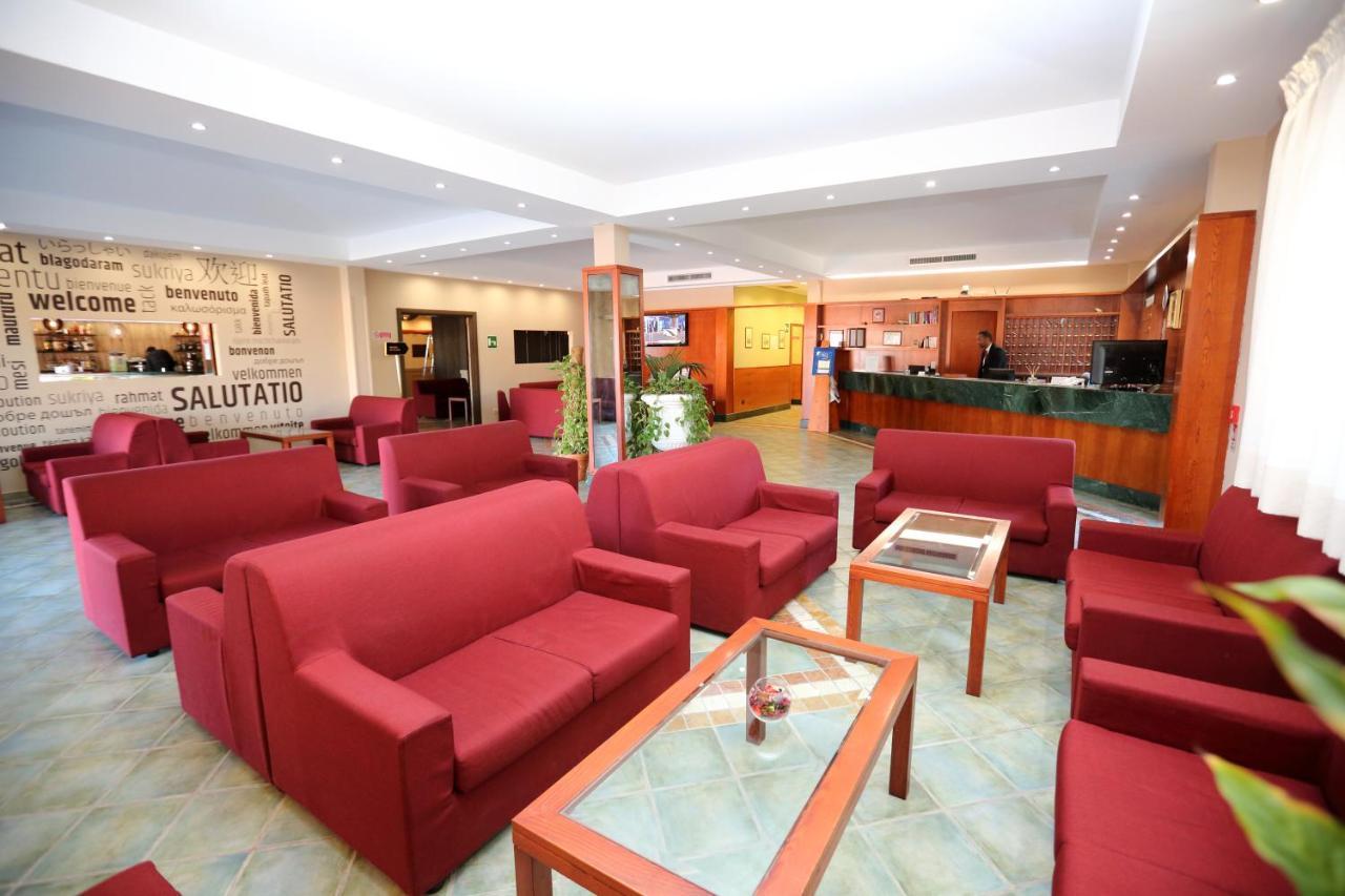 Hotel Palacavicchi Ciampino Bagian luar foto