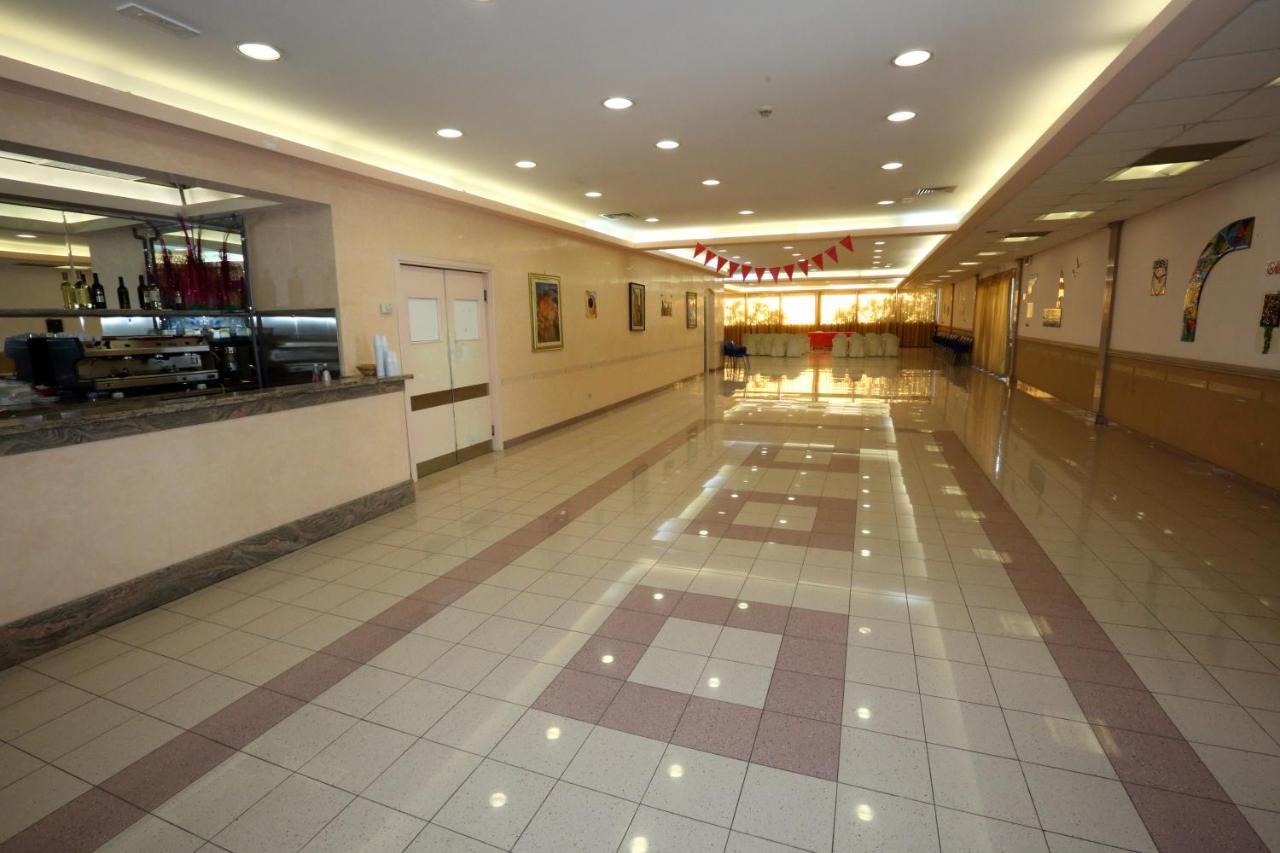 Hotel Palacavicchi Ciampino Bagian luar foto