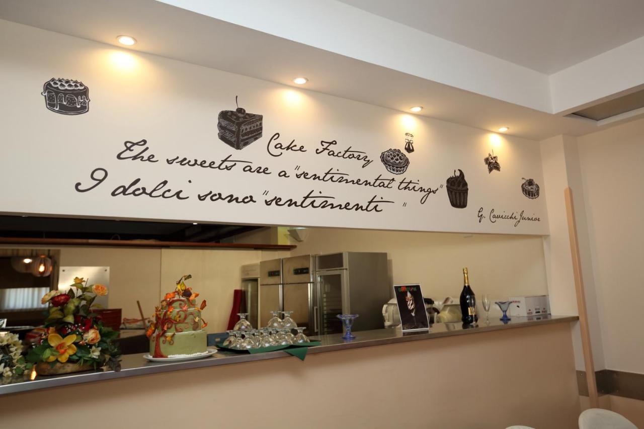 Hotel Palacavicchi Ciampino Bagian luar foto