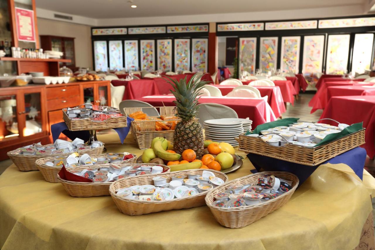 Hotel Palacavicchi Ciampino Bagian luar foto