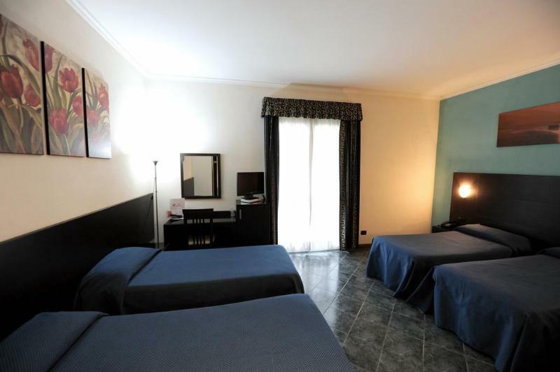Hotel Palacavicchi Ciampino Bagian luar foto
